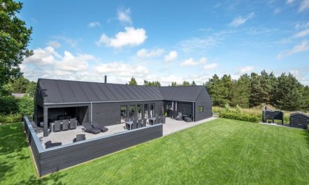 'Henrikke' - 500m to the fjord