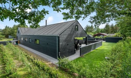 'Henrikke' - 500m to the fjord 6