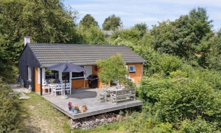 'Marjanne' - 800m from the sea