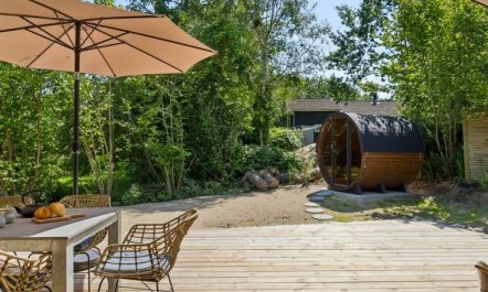 'Lonneke' - 450m from the sea 1