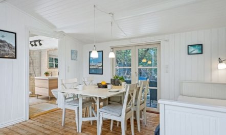 'Hellena' - 700m from the sea 1