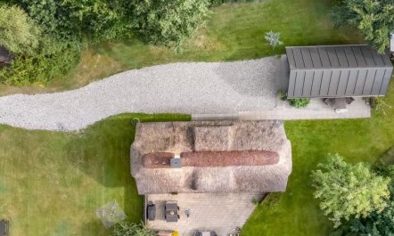 'Hilaria' - 2.1km from the sea 1