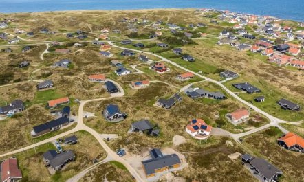 'Helga' - 650m from the sea 3