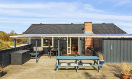 'Madsen' - 500m from the sea 4