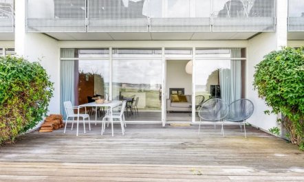 'Arian' - 25m from the sea