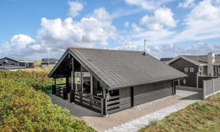 'Georg' - 200m from the sea