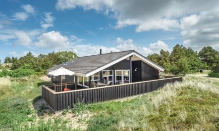 'Ivar' - 900m from the sea