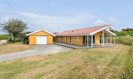 'Annemia' - 200m from the sea