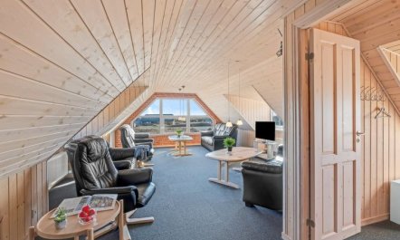 'Gytha' - 75m from the sea 1