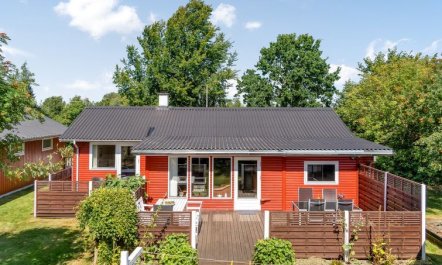 'Sallie' - 500m to the fjord