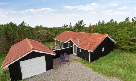 'Henkil' - 700m from the sea