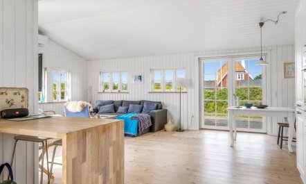 'Thine' - 250m from the sea 7