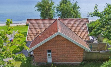 'Bryngeir' - 25m from the sea 2