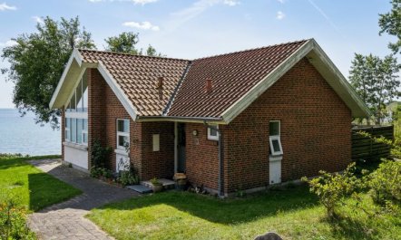 'Bryngeir' - 25m from the sea 1