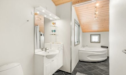 'Kai' - 500m to the fjord 2