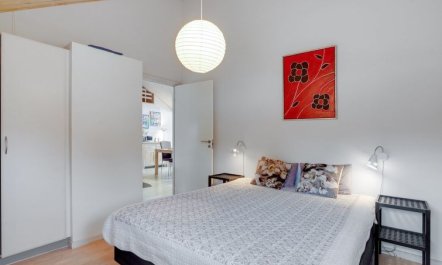 'Daina' - 400m to the fjord 6