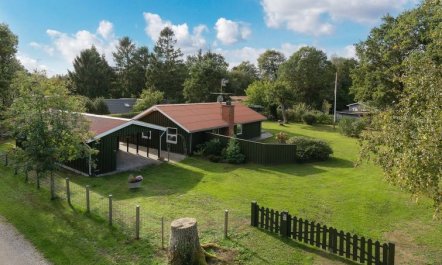 'Hermand' - 700m from the sea