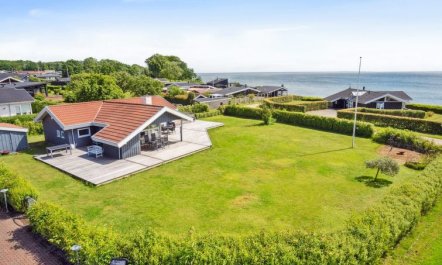 'Nahele' - 150m from the sea