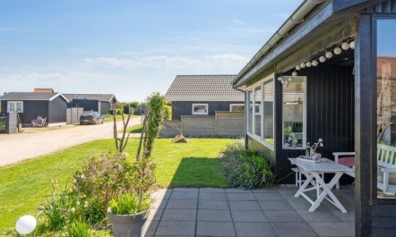 'Elisabeta' - 60m from the sea 1