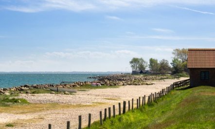 'Elisabeta' - 60m from the sea 4