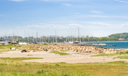 'Elisabeta' - 60m from the sea 3