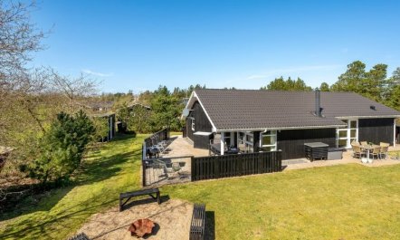 'Rekke' - 300m to the fjord