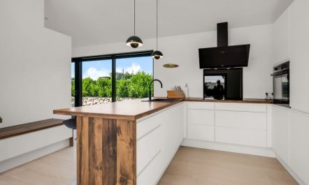 'Merve' - 250m from the sea 1