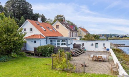 'Thermund' - 5m from the sea