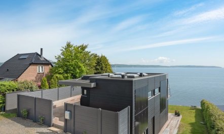 'Herewardus' - 10m to the fjord