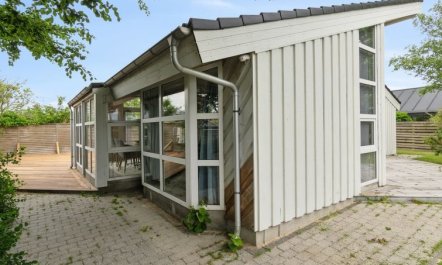 'Beske' - 130m from the sea 2