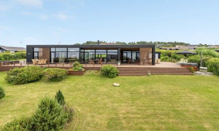 'Mahilo' - 300m from the sea