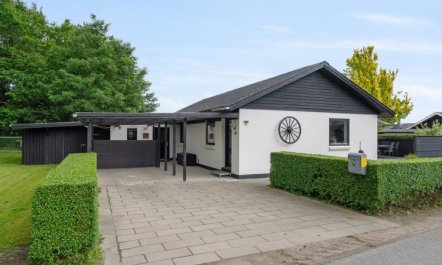 'Thorward' - 100m from the sea