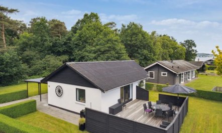 'Thorward' - 100m from the sea 3