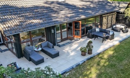 'Gustine' - 300m from the sea 1