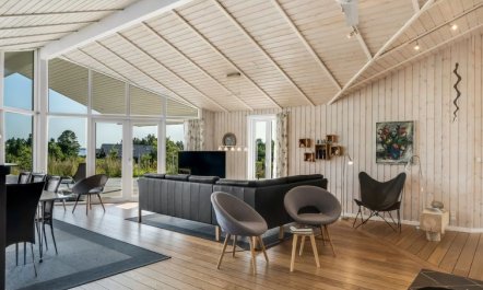 'Eljas' - 200m to the fjord 1