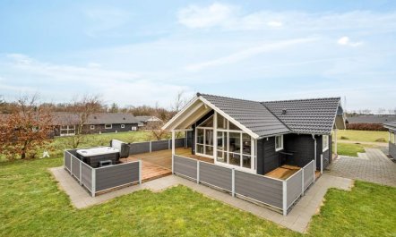 'Gertrude' - 1.1km to the fjord 6