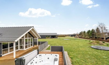 'Gertrude' - 1.1km to the fjord 4