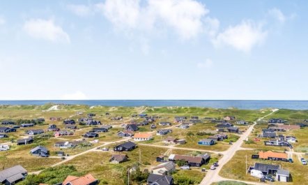 'Effie' - 500m from the sea 4