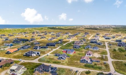 'Effie' - 500m from the sea 2