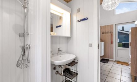 'Marten' - 1.2km to the fjord 6