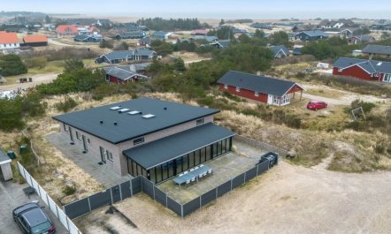 'Clarabelle' - 1.2km from the sea 6