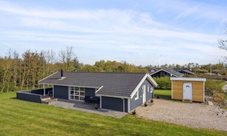 'Tinka' - 1.2km to the fjord