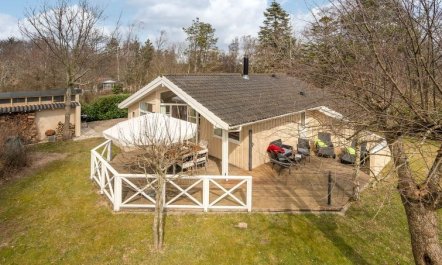 'Sitka' - 250m from the sea