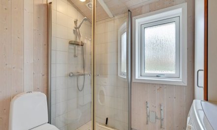 'Sitka' - 250m from the sea 7