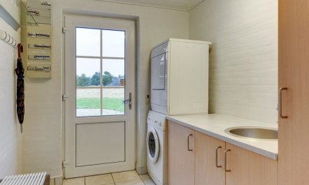 'Jorkin' - 1.8km from the sea 4