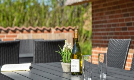 'Jorkin' - 1.8km from the sea 7