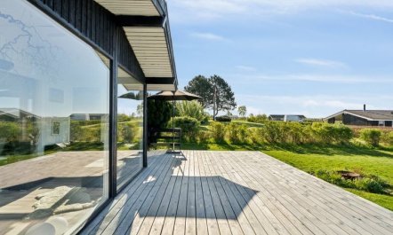 'Manfred' - 250m from the sea 7