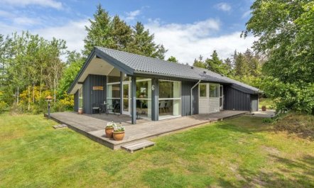 'Elevine' - 300m to the fjord