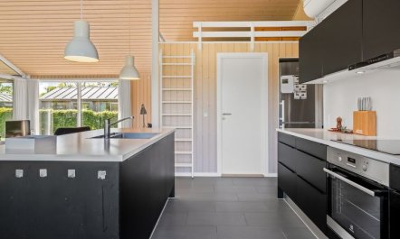 'Kody' - 400m from the sea 1