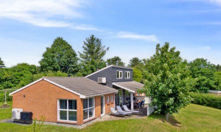 'Svenn' - 300m from the sea